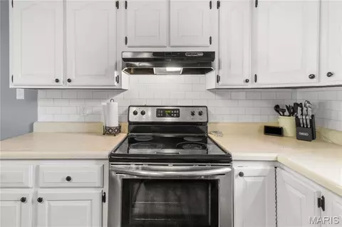 Kitchen - 3312 Eldon Dr, Imperial, MO 63052 photo 5 of 6