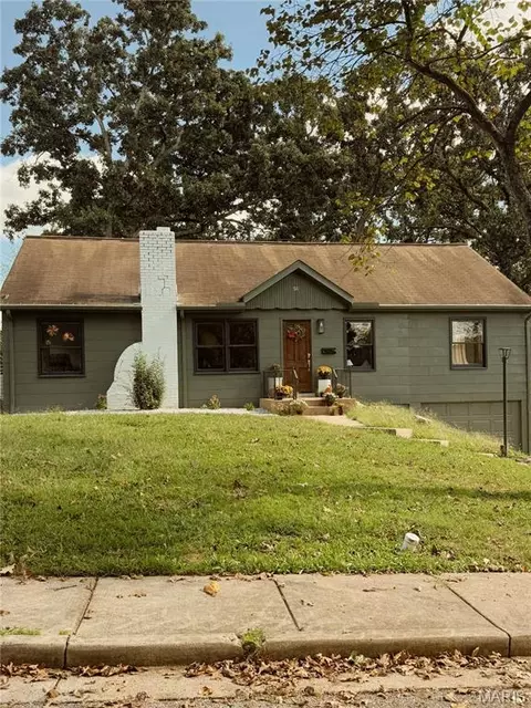 56 Rolla Gardens Dr, Rolla, MO 65401