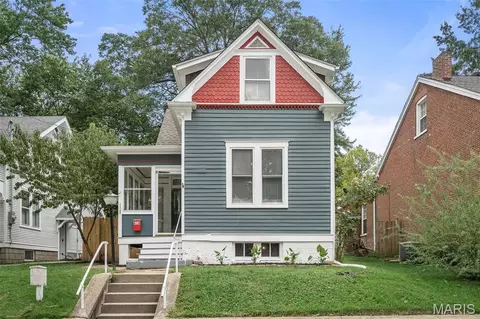 618 N Benton Ave, Saint Charles, MO 63301