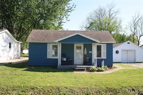 1006 W Pine St, Jerseyville, IL 62052