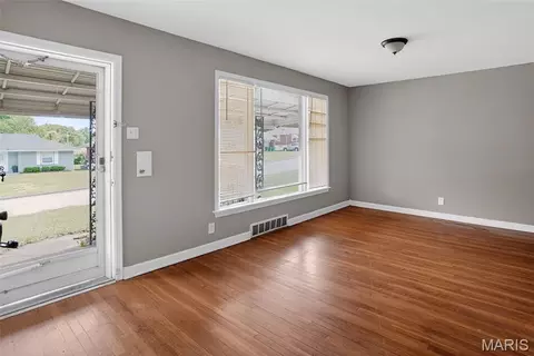 Living - 9243 Filibert Dr, Saint Louis, MO 63137 photo 2 of 4