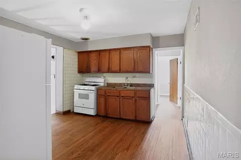 Entry Way - 9243 Filibert Dr, Saint Louis, MO 63137 photo 4 of 4