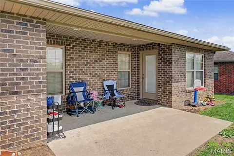 429431 W Deerwood Dr, Jackson, MO 63755