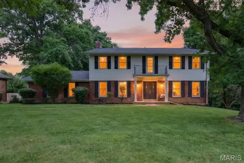 223 Trailtop Ct, Chesterfield, MO 63017