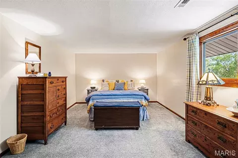 Bedroom - 525 Highway Dd, Cuba, MO 65453 photo 3 of 7
