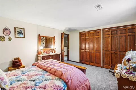 Bedroom - 525 Highway Dd, Cuba, MO 65453 photo 6 of 7