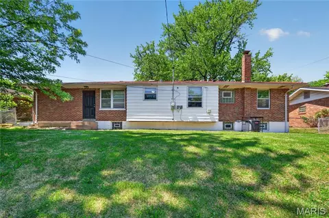 9922 Norwich Dr, Saint Louis, MO 63137