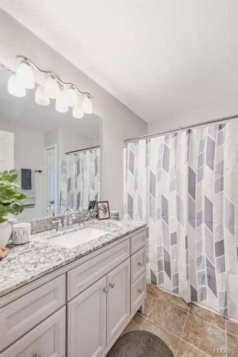 Bath - 806 Pepper Ln, O'fallon, MO 63366 photo 1 of 4