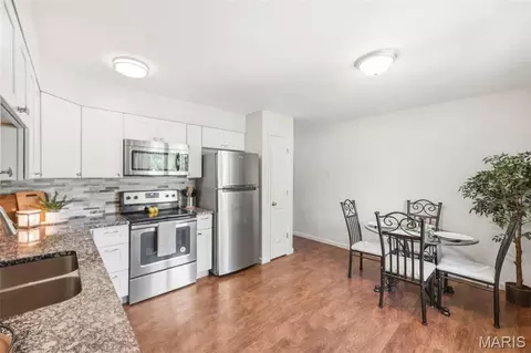 Kitchen - 806 Pepper Ln, O'fallon, MO 63366 photo 1 of 3