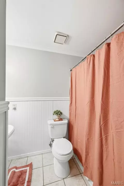Bath - 806 Pepper Ln, O'fallon, MO 63366 photo 3 of 4