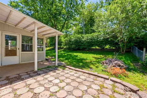 Exterior - 806 Pepper Ln, O'fallon, MO 63366 photo 6 of 9