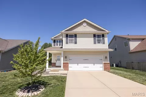 1358 Orchard Lakes Cir, Belleville, IL 62221