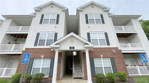 33 Kassebaum Ln #306, Saint Louis, MO 63129