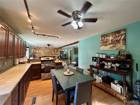 Kitchen - 323 Shamrock Ln, Bourbon, MO 65441 photo 9 of 17