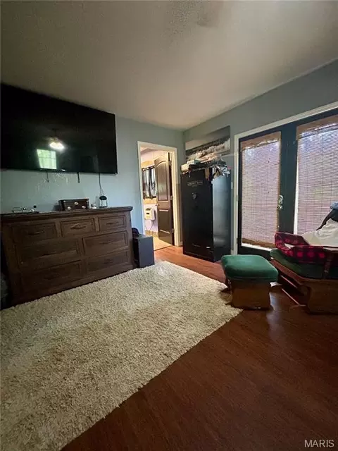 Bedroom - 323 Shamrock Ln, Bourbon, MO 65441 photo 6 of 11