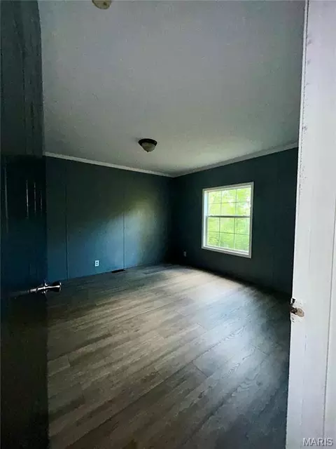 Bedroom - 323 Shamrock Ln, Bourbon, MO 65441 photo 8 of 11