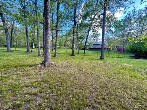 Exterior - 323 Shamrock Ln, Bourbon, MO 65441 photo 14 of 26