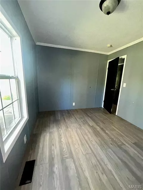 Bedroom - 323 Shamrock Ln, Bourbon, MO 65441 photo 11 of 11