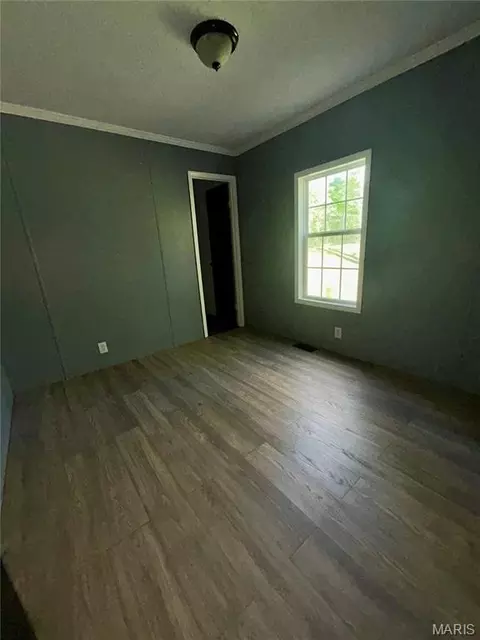 Bedroom - 323 Shamrock Ln, Bourbon, MO 65441 photo 10 of 11
