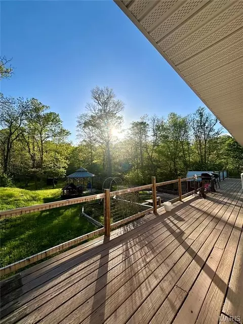 Exterior - 323 Shamrock Ln, Bourbon, MO 65441 photo 4 of 26