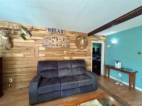 Living - 323 Shamrock Ln, Bourbon, MO 65441 photo 1 of 4
