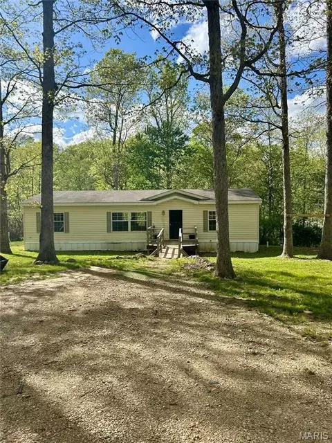 Other - 323 Shamrock Ln, Bourbon, MO 65441 photo 8 of 15