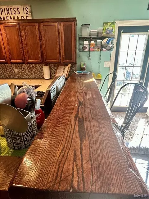 Kitchen - 323 Shamrock Ln, Bourbon, MO 65441 photo 14 of 17