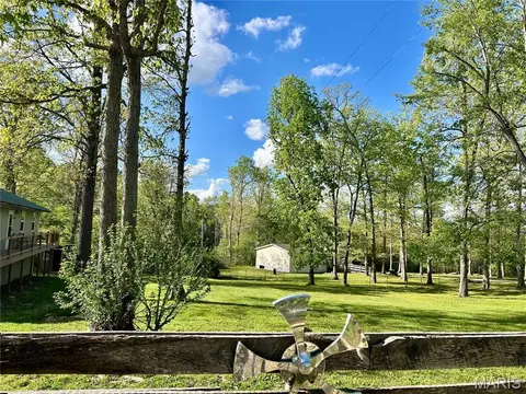 Exterior - 323 Shamrock Ln, Bourbon, MO 65441 photo 25 of 26