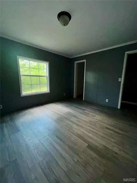 Bedroom - 323 Shamrock Ln, Bourbon, MO 65441 photo 9 of 11