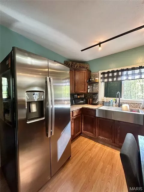 Kitchen - 323 Shamrock Ln, Bourbon, MO 65441 photo 7 of 17