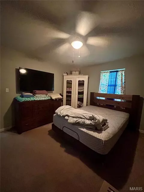 Bedroom - 323 Shamrock Ln, Bourbon, MO 65441 photo 2 of 11
