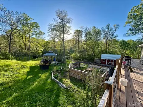 Exterior - 323 Shamrock Ln, Bourbon, MO 65441 photo 8 of 26