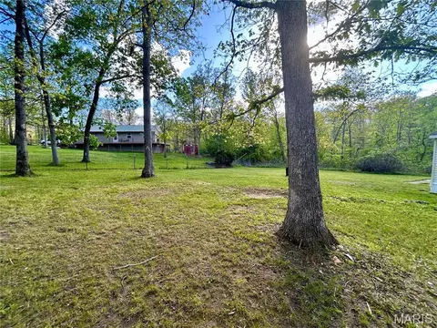 Exterior - 323 Shamrock Ln, Bourbon, MO 65441 photo 15 of 26