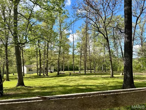 Exterior - 323 Shamrock Ln, Bourbon, MO 65441 photo 18 of 26