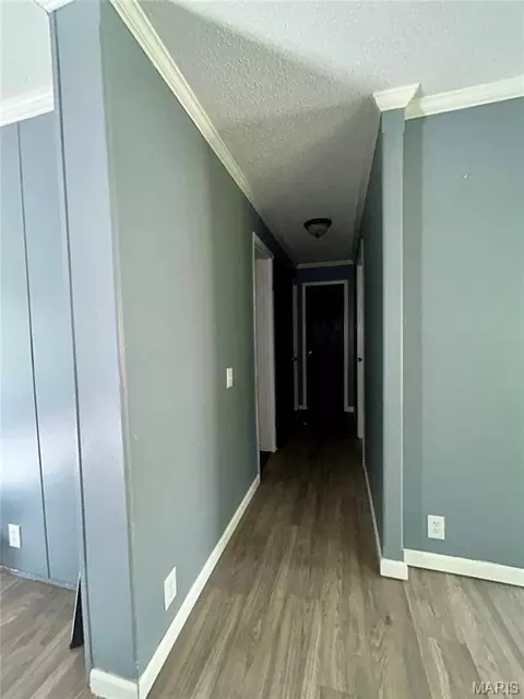 Entry Way - 323 Shamrock Ln, Bourbon, MO 65441 photo 4 of 5