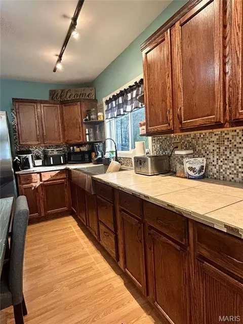 Kitchen - 323 Shamrock Ln, Bourbon, MO 65441 photo 13 of 17