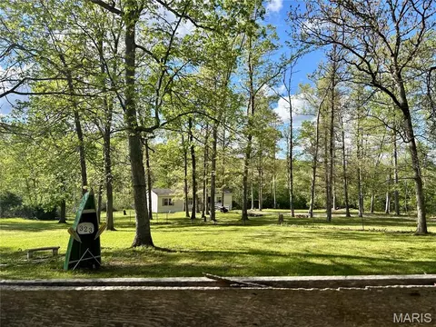 Exterior - 323 Shamrock Ln, Bourbon, MO 65441 photo 17 of 26