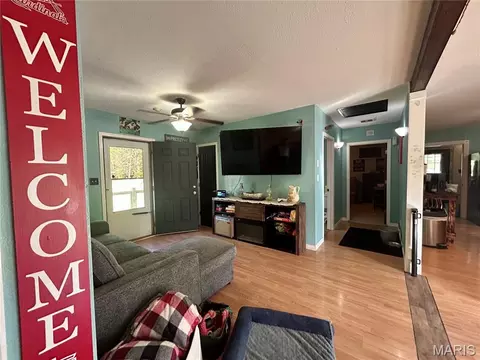 Entry Way - 323 Shamrock Ln, Bourbon, MO 65441 photo 1 of 5