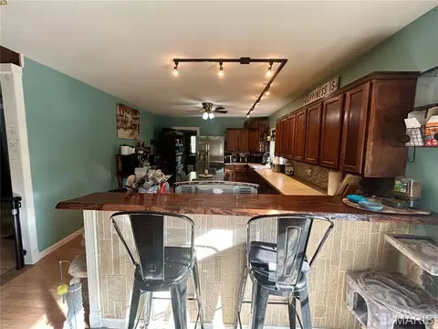 Kitchen - 323 Shamrock Ln, Bourbon, MO 65441 photo 11 of 17