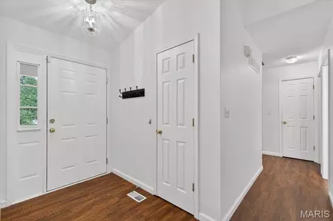 Entry Way - 1412 Apple Ridge Ct, Arnold, MO 63010 photo 2 of 2