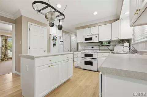 Kitchen - 1636 Daybreak Point Ct, Ballwin, MO 63021 photo 2 of 4