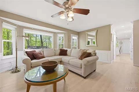 Living - 1636 Daybreak Point Ct, Ballwin, MO 63021 photo 3 of 3