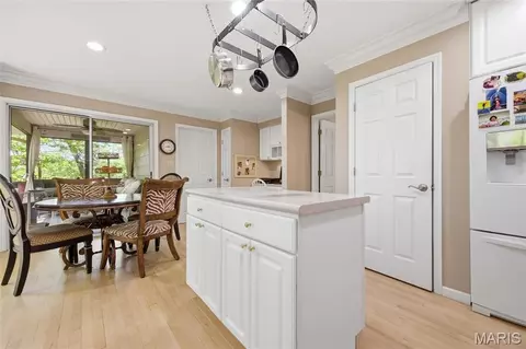 Kitchen - 1636 Daybreak Point Ct, Ballwin, MO 63021 photo 4 of 4