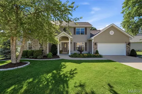 522 Arbor Meadow Dr, Ballwin, MO 63021