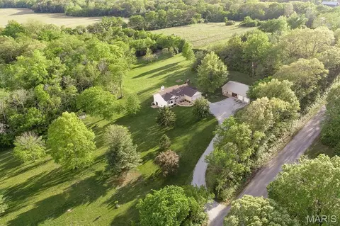 2912 Rentchler Rd, Belleville, IL 62221
