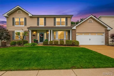 16124 Sea Breeze Ct, Wildwood, MO 63040
