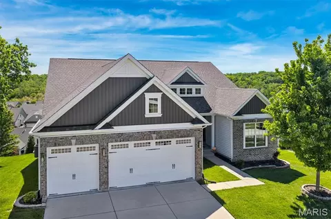 139 Wilmer Valley Dr, Wentzville, MO 63385