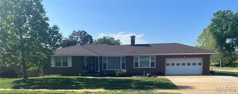 350 W Saint Anthony Ln, Florissant, MO 63031