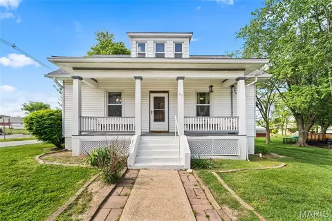 203 E Mill St, Waterloo, IL 62298