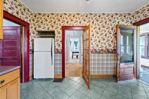 Entry Way - 203 E Mill St, Waterloo, IL 62298 photo 2 of 2